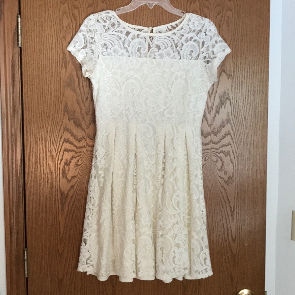 Short Sleeve Lace Dress